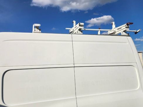 Used 2020 Nissan NV 2500 SV image 20