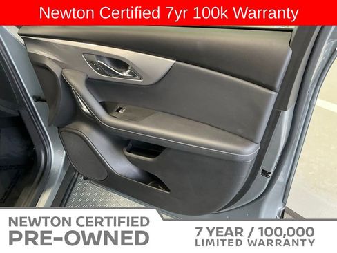 Used 2025 Chevrolet Blazer LT FWD image 40