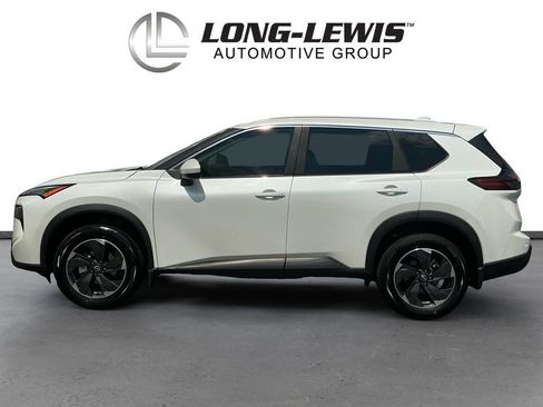 Used 2026 Nissan Rogue SV w/ SV Premium Package FWD image 2
