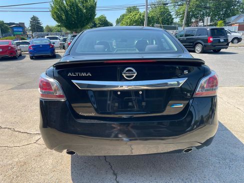 Used 2014 Nissan Altima 2.5 S w/ Sport Value Package FWD image 10
