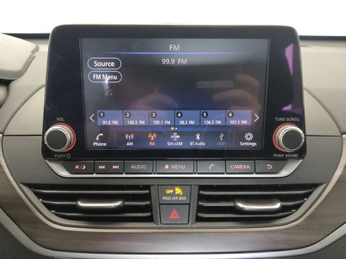 Used 2024 Nissan Altima 2.5 SV image 25