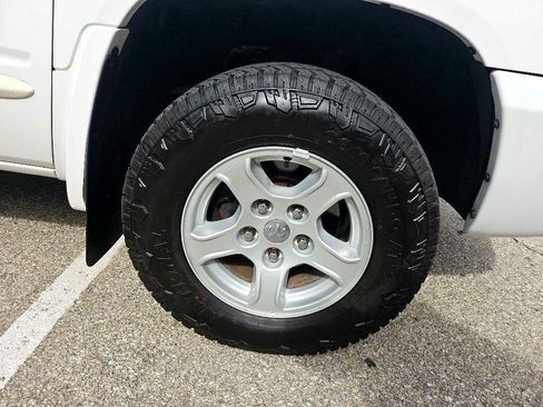 Used 2005 Dodge Dakota SLT w/ Trailer Tow Group image 36