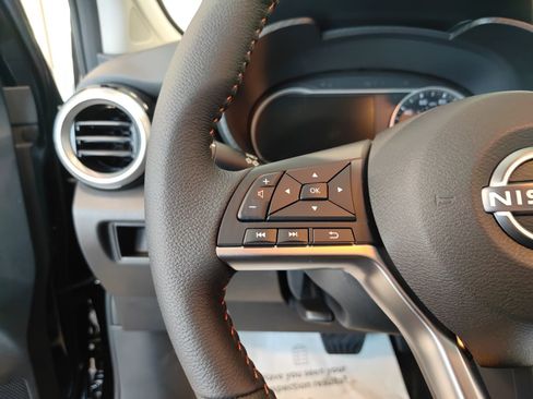 New 2025 Nissan Versa SR w/ Trunk Package image 15