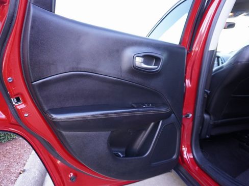 Used 2018 Jeep Compass Limited w/ Navigation Group image 20