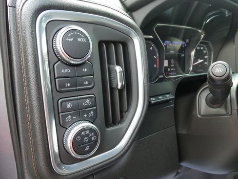 Certified 2021 GMC Sierra 1500 AT4 w/ AT4 Premium Package AWD/4WD image 32