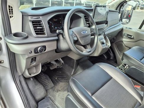 New 2023 Ford E-Transit image 6