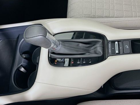 Certified 2024 Honda HR-V LX image 16