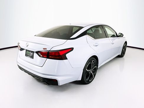 Used 2024 Nissan Altima 2.5 SR FWD image 9