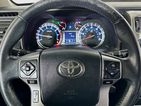 Used 2017 Toyota 4Runner SR5 Premium image 12