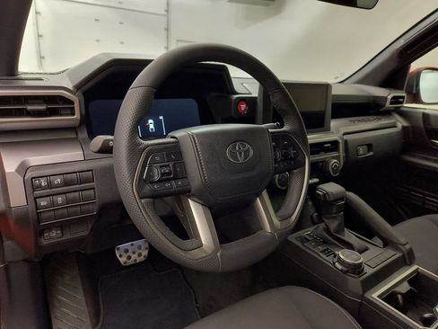 Used 2024 Toyota Tacoma TRD Sport AWD/4WD image 4