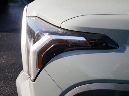 Used 2024 Toyota Tundra Limited image 16