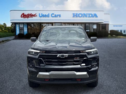 Used 2024 Chevrolet Colorado Z71 w/ Z71 Convenience Package 2 AWD/4WD image 8