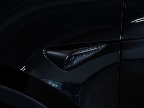 Used 2025 Tesla Model Y Long Range image 19