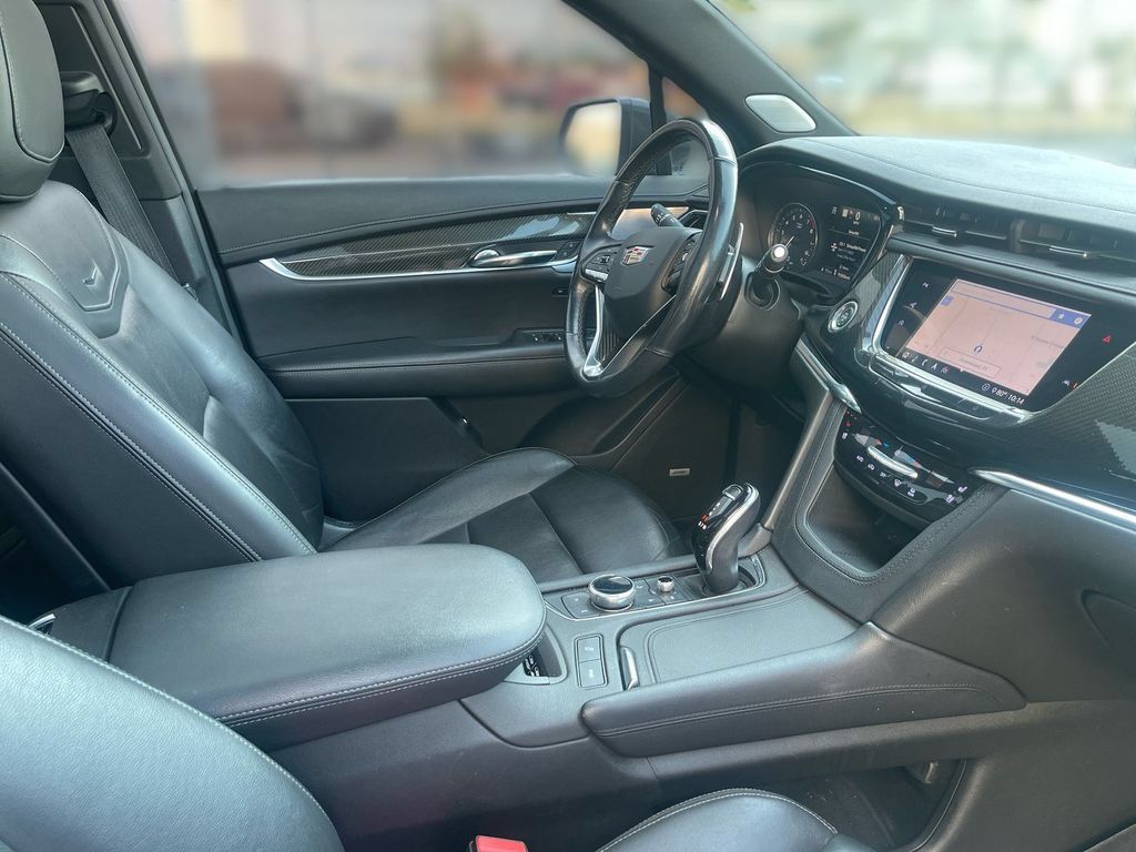 Used 2020 Cadillac XT6 Sport AWD/4WD image 36