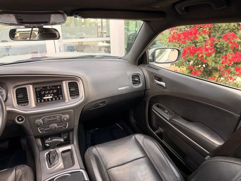 Used 2022 Dodge Charger SXT w/ Leather Interior Group RWD image 26