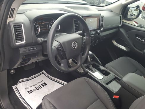 Used 2023 Nissan Frontier SV w/ Technology Package image 18