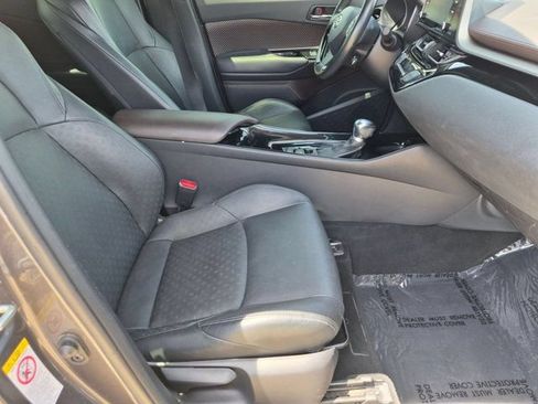 Used 2019 Toyota C-HR Limited FWD image 20