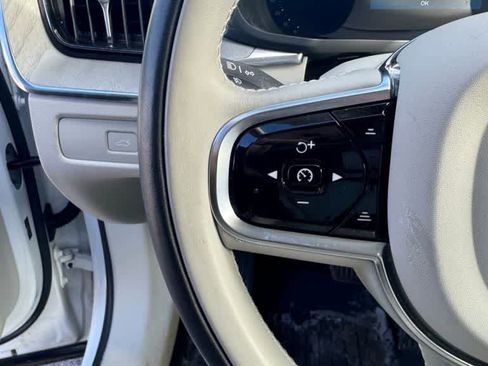 Used 2023 Volvo XC60 B5 Plus w/ Climate Package AWD/4WD image 18
