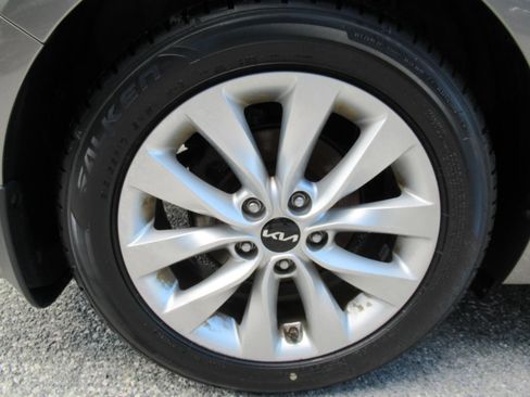 Used 2018 Kia Optima LX w/ 17" Alloy Wheels Package FWD image 8