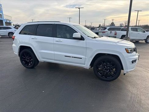 Used 2021 Jeep Grand Cherokee Laredo X image 5