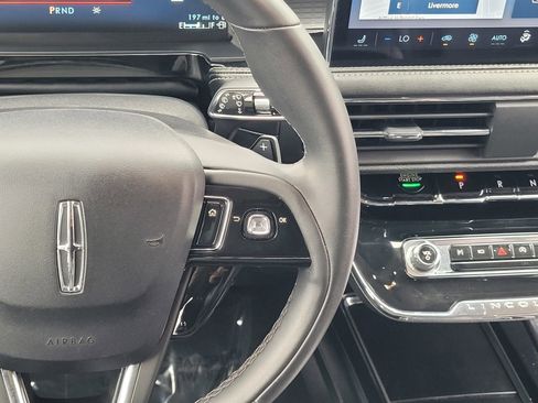 Used 2023 Lincoln Corsair Standard image 14