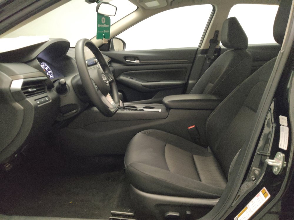 Used 2025 Nissan Altima 2.5 SV FWD image 17