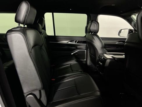 Used 2023 Jeep Wagoneer L Series III w/ Preferred Equipment Group AWD/4WD image 16