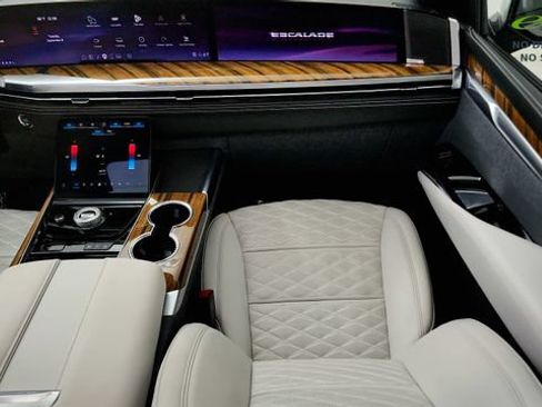 Used 2026 Cadillac Escalade Platinum Sport w/ LPO, ONYX Package AWD/4WD image 58