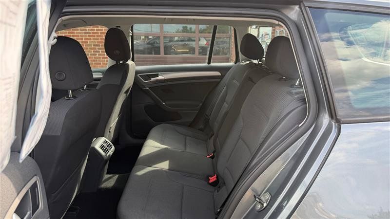 Used 2016 Volkswagen Golf S FWD image 15