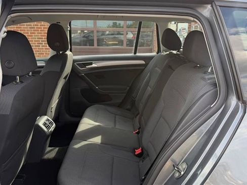 Used 2016 Volkswagen Golf S FWD image 15