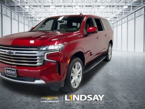 Used 2024 Chevrolet Suburban High Country w/ Advanced Technology Package image 5