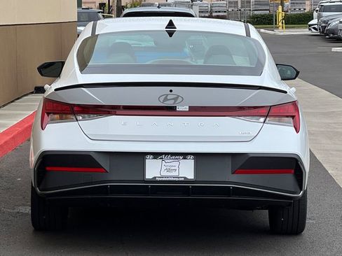 New 2025 Hyundai Elantra SEL image 6