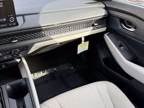 Used 2025 Honda Accord SE image 16
