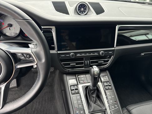 Used 2020 Porsche Macan S AWD/4WD image 17