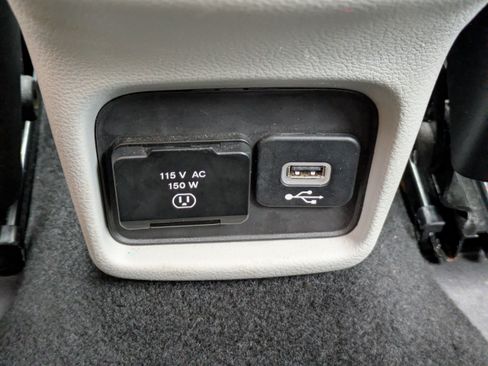 Used 2018 Jeep Compass Limited w/ Navigation Group FWD image 16