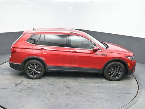 Used 2022 Volkswagen Tiguan SE FWD image 31