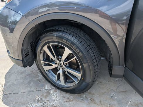 Used 2018 Toyota RAV4 XLE FWD image 37