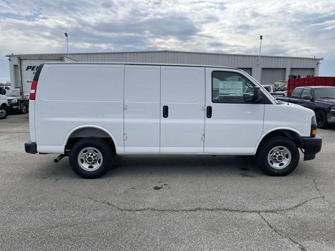 New 2024 GMC Savana 2500 w/ Driver Convenience Package image 5