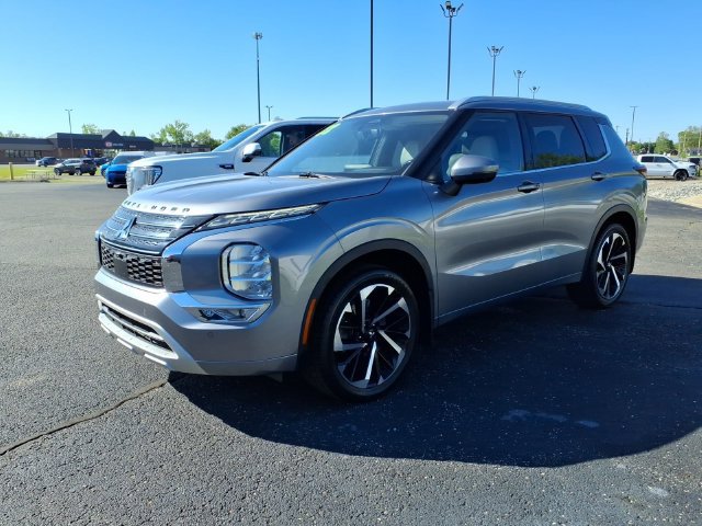 Used 2022 Mitsubishi Outlander SEL FWD image 3
