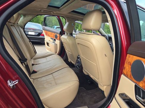 Used 2011 Jaguar XJ RWD image 24