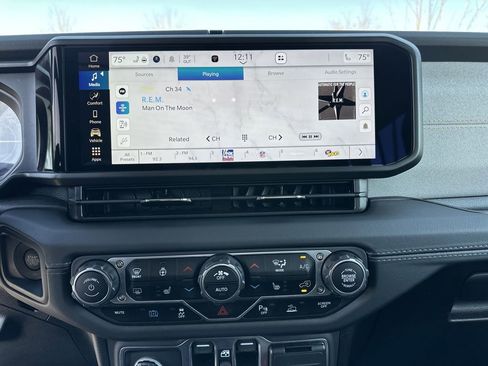 Certified 2025 Jeep Wrangler Unlimited Sahara w/ Safety Group image 11