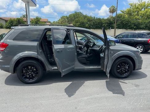 Used 2020 Dodge Journey SE w/ Blacktop Package FWD image 31