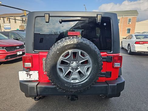 Used 2014 Jeep Wrangler Unlimited Rubicon w/ Connectivity Group image 6