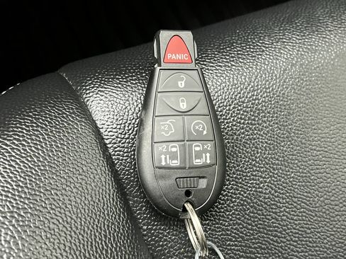 Used 2017 Dodge Grand Caravan SXT FWD image 20