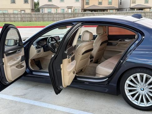 Used 2016 BMW 740i RWD image 10