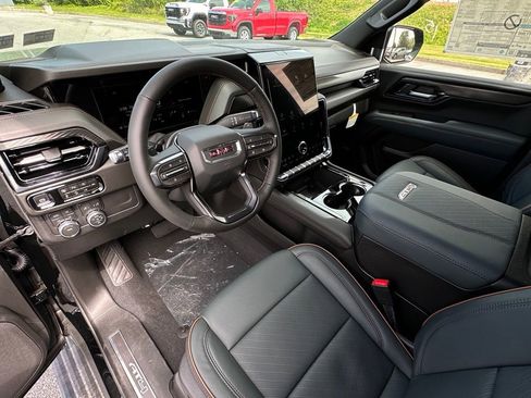 New 2026 GMC Yukon AT4 w/ AT4 Premium Package AWD/4WD image 18