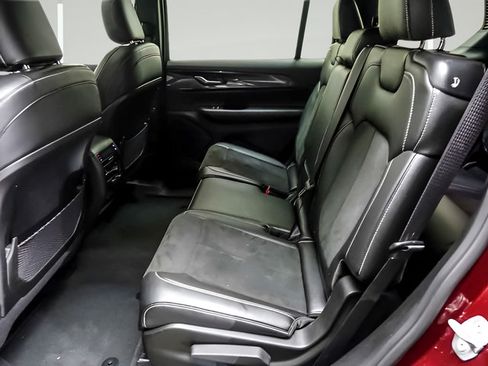 Used 2023 Jeep Grand Cherokee L Laredo AWD/4WD image 11