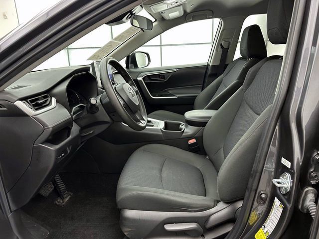 Used 2023 Toyota RAV4 LE AWD/4WD image 12