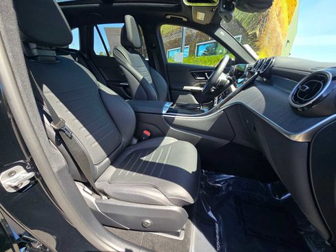 Used 2026 Mercedes-Benz GLC 300 4MATIC image 17