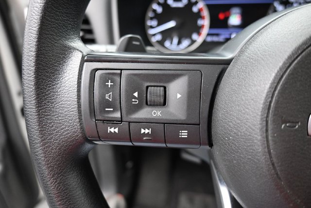 Used 2024 Nissan Rogue S FWD image 25